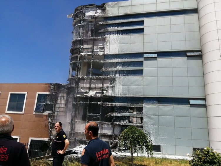 İzmir Aliağa’da lisede korkutan yangın