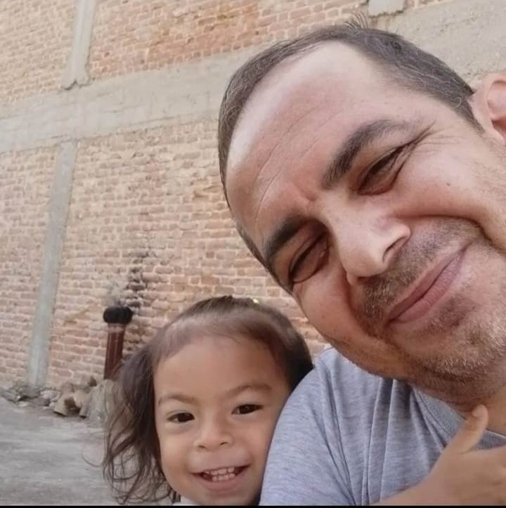 Çok sevdiği kızının hastalanmasına kalbi dayanmadı