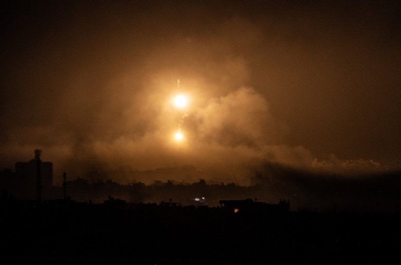 Katil İsrail Gazze’ye ölüm yağdırıyor! Tam 18 bin ton bomba attılar