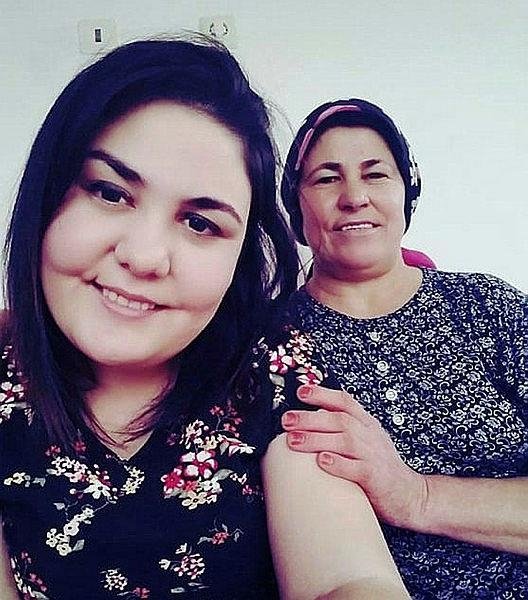 Ömrünü hasta iki çocuğuna adadı