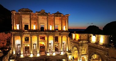 İzmir’de beklenen an geldi! Efes Antik Kenti’nde gece müzeciliği başladı