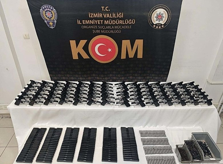 Suç örgütlerine geçit yok! İzmir merkezli 3 ilde eş zamanlı operasyon: 7 tutuklama