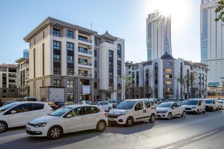 İzmir’de depremzedelere 3 bin 887 konut teslim edildi!