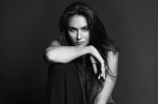 Eda Taşpınar’ın camideki skandal pozuna tepkiler çığ gibi büyüyor