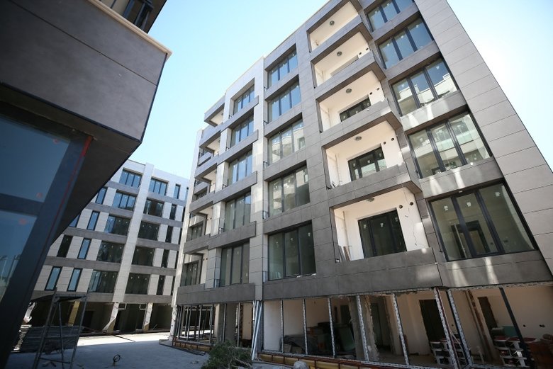 İzmir’de depremzedeler yeni evlerine kavuşmaya başlıyor