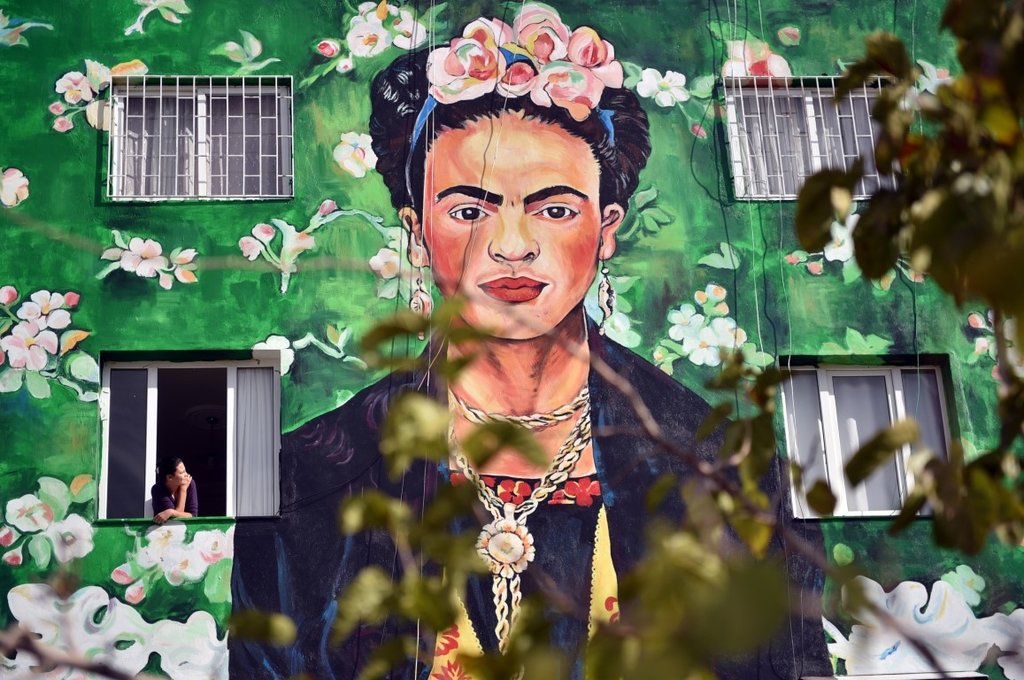 Mersin duvarlarında Frida Kahlo