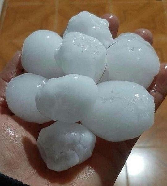 İzmir cehennemi yaşadı! Hortumda araçlar 10 metre havalandı