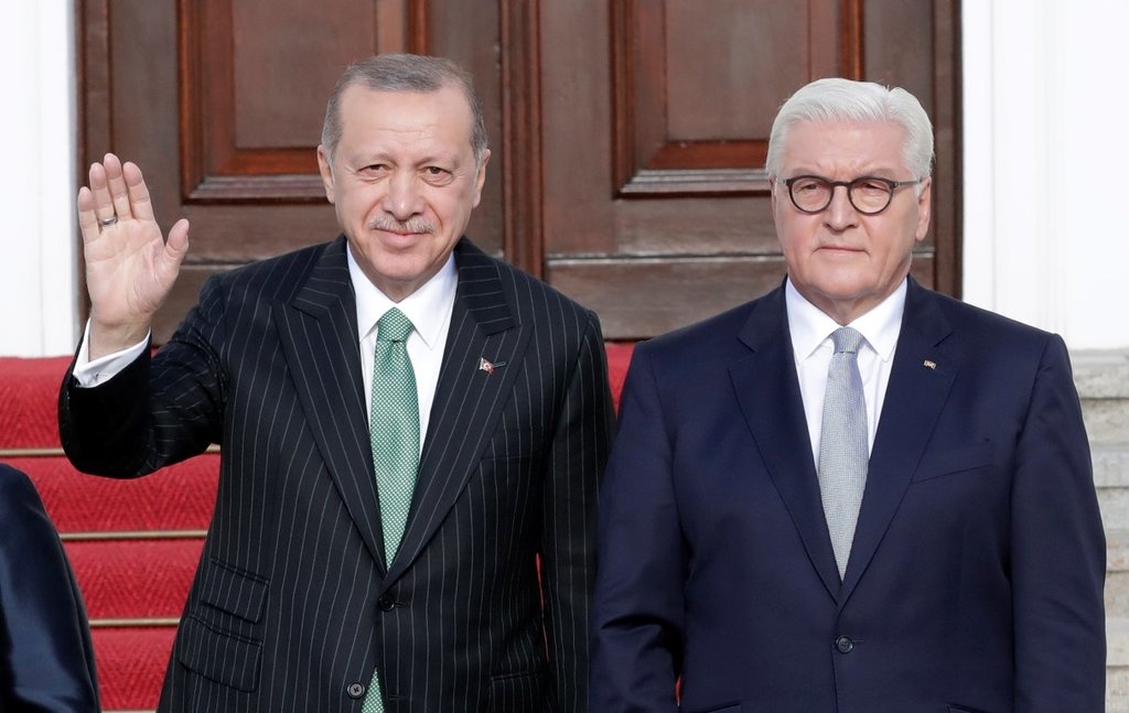 Başkan Erdoğan Almanya’da Steinmeier tarafından böyle karşılandı