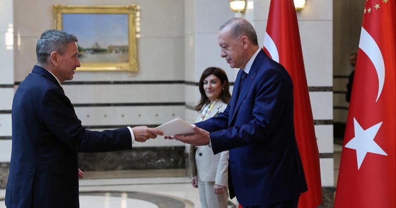 Büyükelçilerden Başkan Erdoğan’a güven mektubu