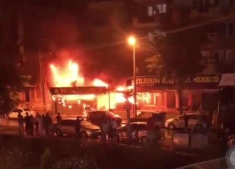 İzmir’de yangın dehşeti!