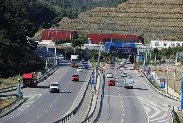 Manisa-İzmir arasını 15 dakikaya düşüren Sabuncubeli Tüneli hem zamandan hem yakıttan dev tasarruf sağlıyor