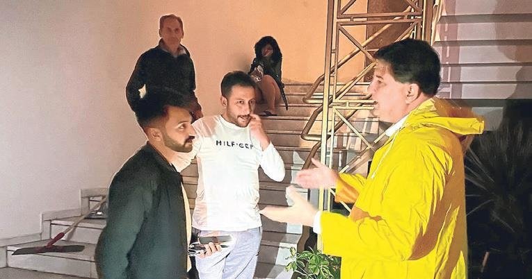 Sel vakti çay keyfi!