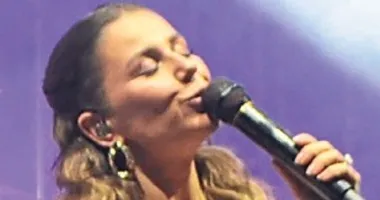 Merve Özbey Selendi’de sahne aldı