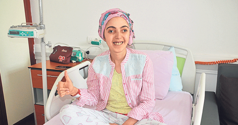 Dilara hastalığıyla birlikte büyüyor