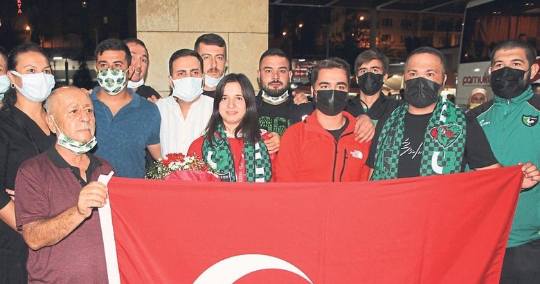 Şeyda Nur Kaplan’a coşkulu karşılama