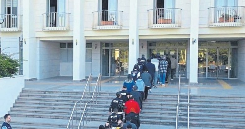 4 ilde göçmen kaçakçılarına yönelik operasyon