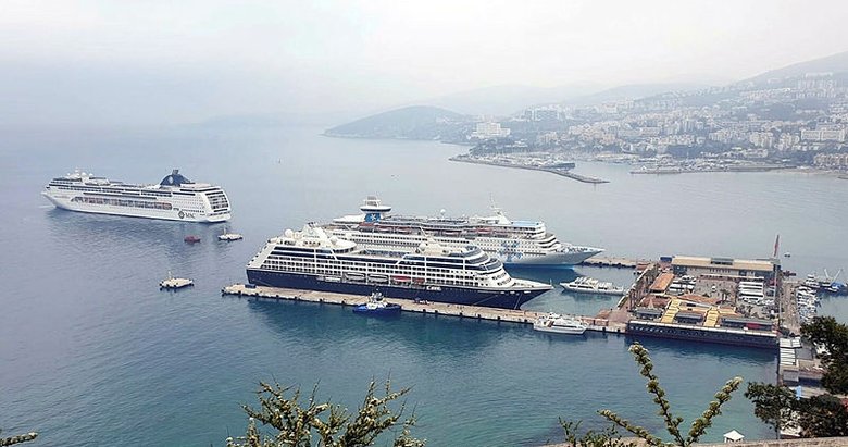 Ege kıyılarına kruvaziyer akını