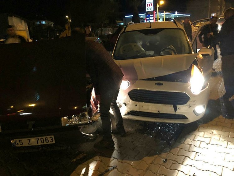 Kiraz Belediye Başkanı mitinge giderken kaza yaptı
