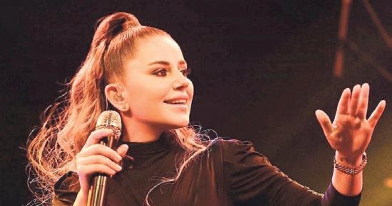 Sahnede risk gören Merve konseri terk etti