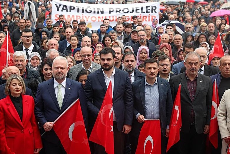 Menemen’in dev projesi 100. Yıl Köprülü Kavşağı açıldı