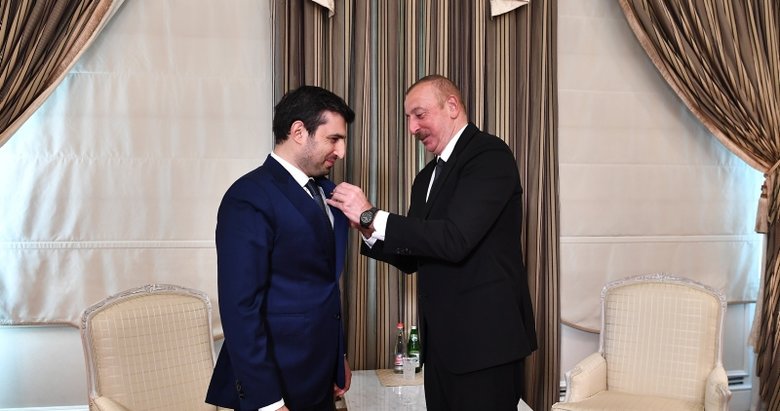 Azerbaycan Cumhurbaşkanı Aliyev’den Selçuk Bayraktar’a madalya