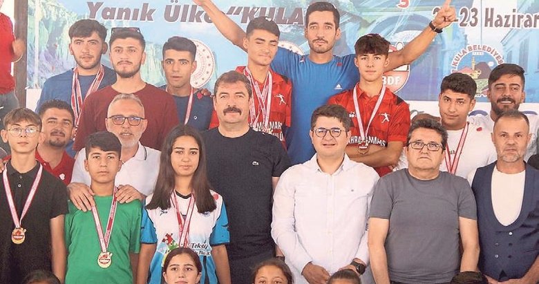 Kula’da Bocce heyecanı yaşandı