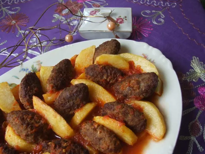 izmirin-geleneksel-lezzetleri-boyozdan-kumruya-sevketibostandan-lokmaya-essiz-tatlar-1787816546987.jpg