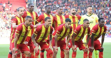 Göztepe tek yumruk