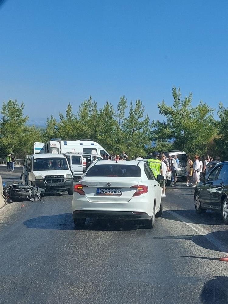 İzmir’de zincirleme kaza: Ölü ve yaralılar var