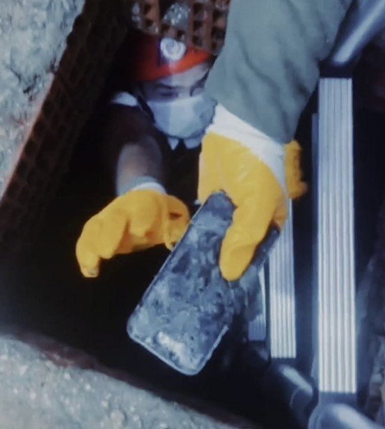 Antalya’da korkunç olay: Evine gitti, 20 yerinden bıçakladı, telefonunu foseptik çukuruna attı!