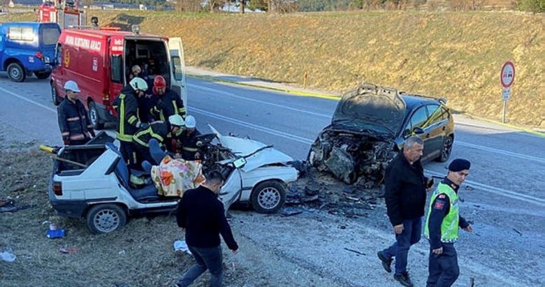 Kütahya Gediz’de feci kaza: 1 ölü, 3 yaralı