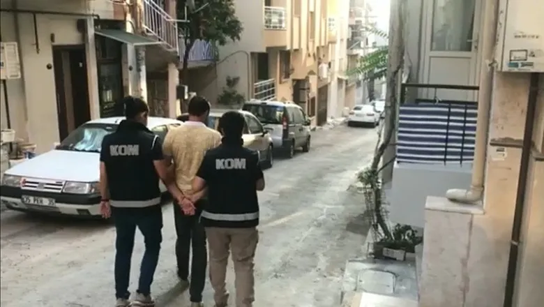 izmir-merkezli-5-ilde-dev-operasyon-kor-noktalarda-200-milyon-tllik-vurgu-vaza-vurgunu-1783333689438.jpeg