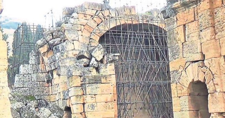 Hierapolis’teki yapı yıkılma tehlikesiyle karşı karşıya