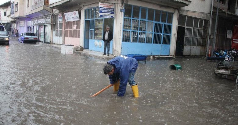 Manisa’da sağanak etkili oldu