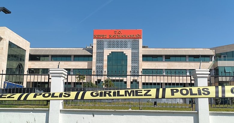 Son dakika: Kepez Kaymakamlığı binasında silah sesleri