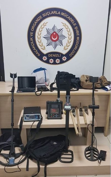 Define avcılarının oyununu polis bozdu