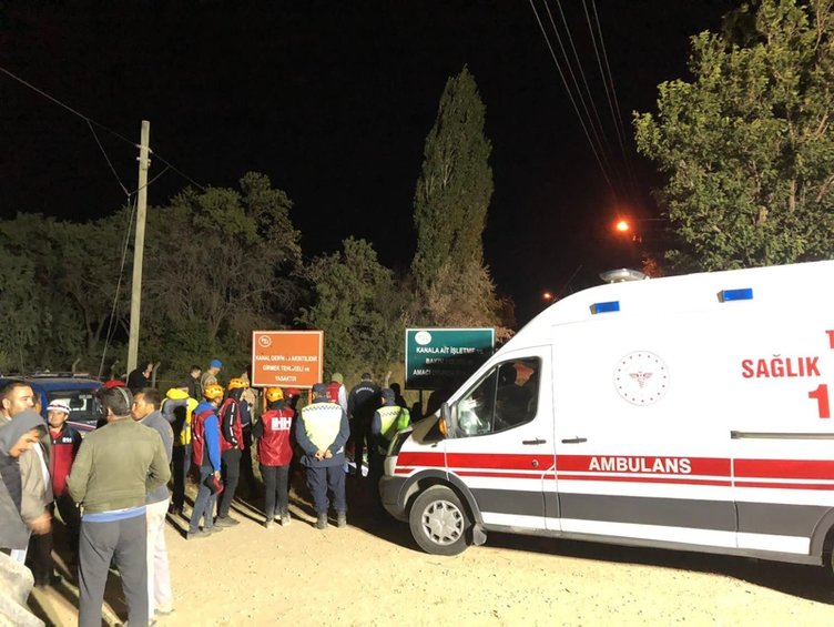 14 saattir kayıplar: Kanalda insan zinciri oluşturuldu