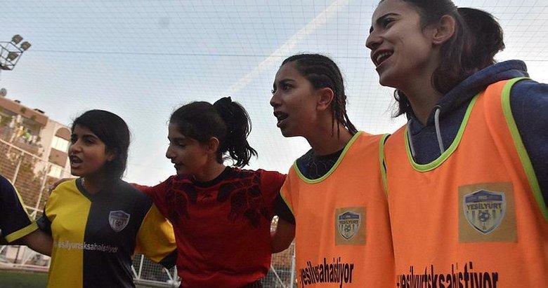 Yeşilyurtspor Kadın Futbol Takımı deplasmana gitmek için destek bekliyor