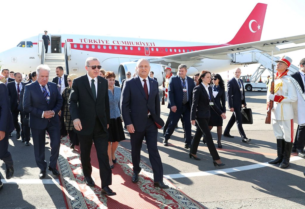 Başkan Erdoğan Moldova’da resmi törenle karşılandı
