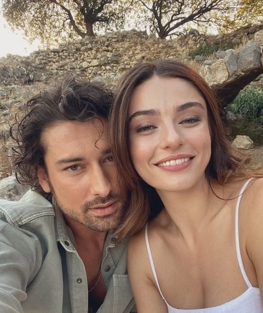 Ayça Ayşin Turan ve Alp Navruz’dan romantik paylaşım!