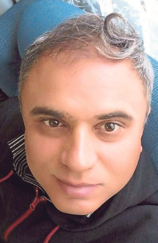 Sigara yüzünden karısını bıçakladı