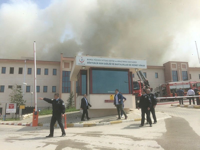 Bursa’da Yüksek İhtisas EA Dörtçelik Ruh Sağlığı ve Hastalıkları Hastanesi’nde yangın çıktı