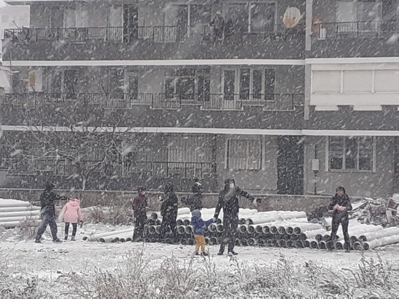 İzmir’de kar yağışı coşku yarattı