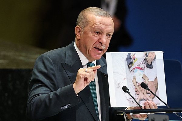 baskan-erdogan-bm-genel-merkezinden-dunyaya-sesleniyor-gazzede-yasananlar-insanligin-dip-noktasi-1758642853724.jpg