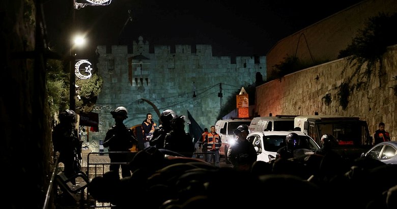 İsrail’den Mescid-i Aksa’ya Ramazan’da alçak saldırı