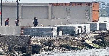 Mührü takan yok yalıya bakan yok!