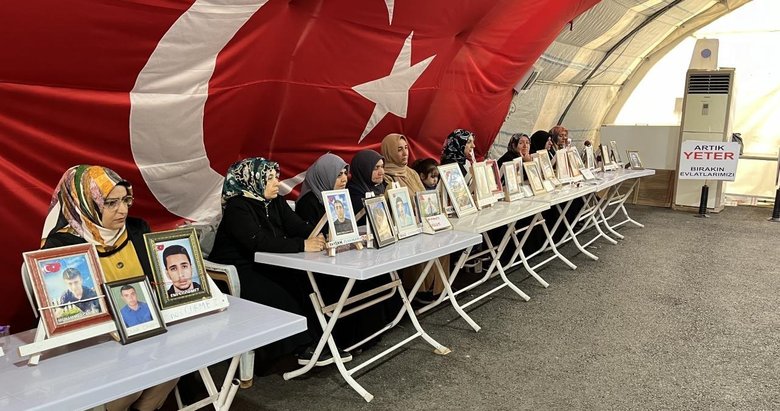 Evlat nöbetine bir aile daha katıldı