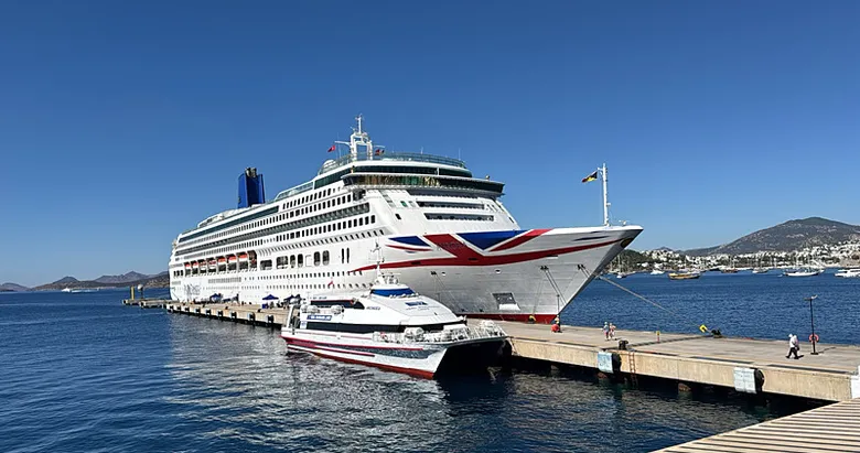 Bodrum’da Aurora rüzgarı: Kruvaziyeriyle 1814 turist geldi