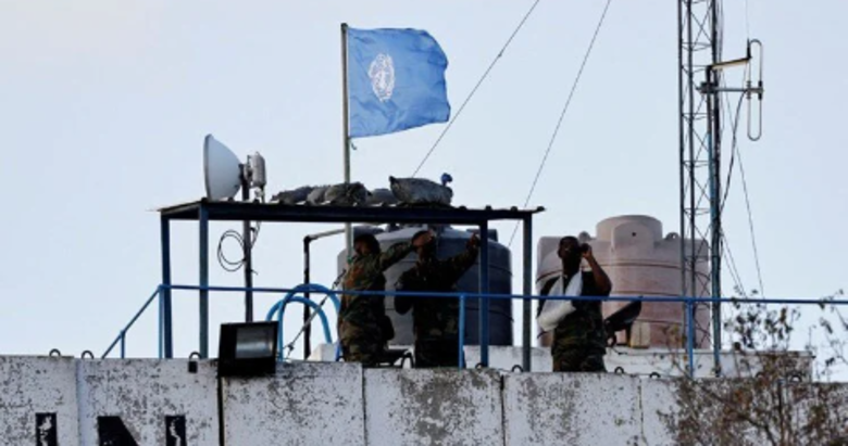 Soykırımcı İsrail ordusu BM Barış Gücü üssünü bastı!