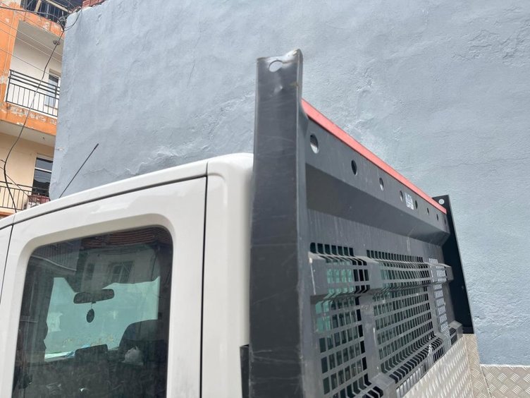 İzmir’de arabası çalınan adama akraba şoku! Hırsız yakını çıktı, kaza üstüne kaza yaptı